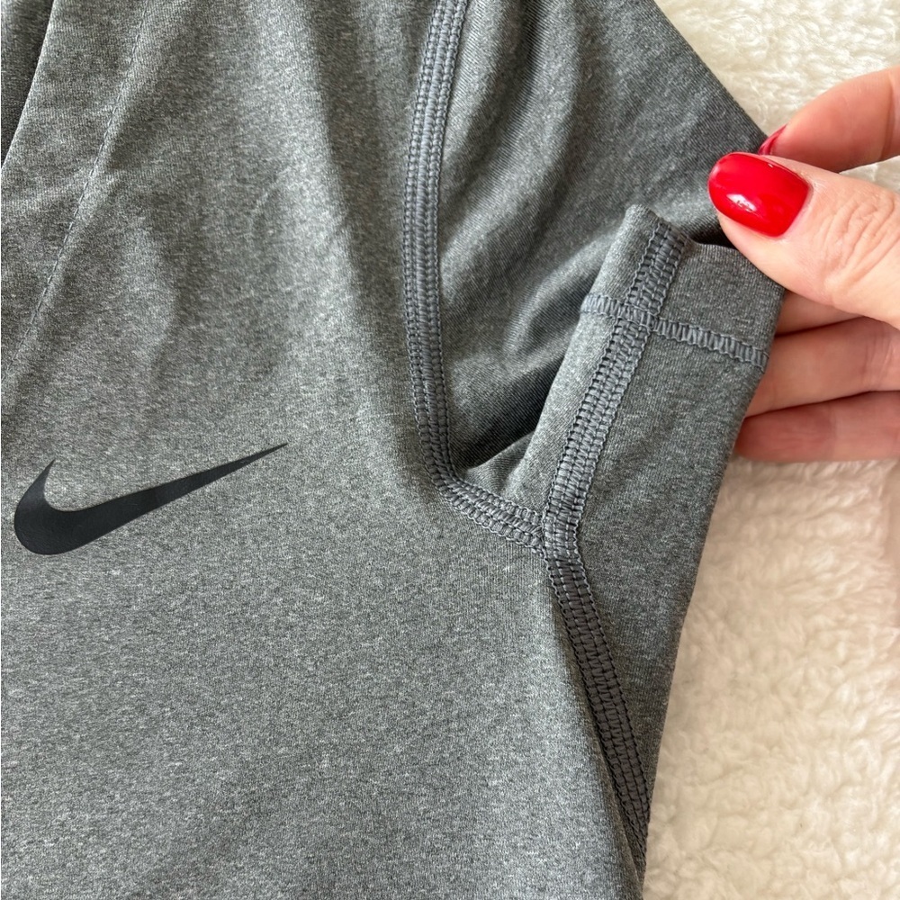 Nike Women's Nike Training Short Sleeve Top size S - Picture 5 of 10